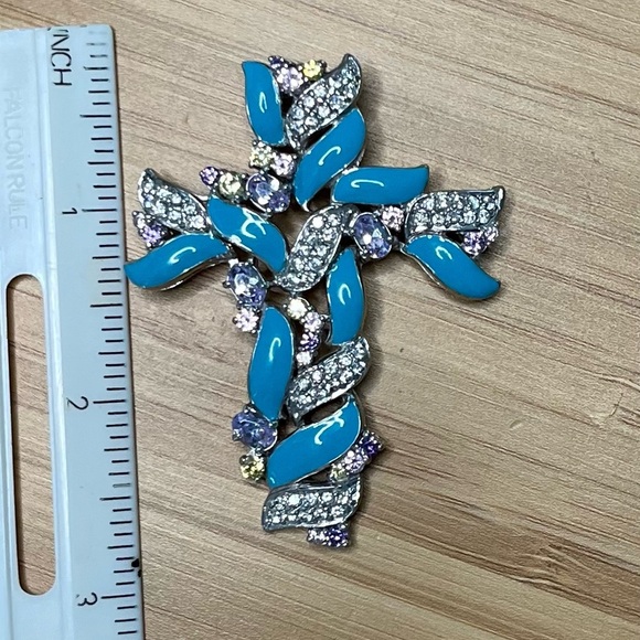 925 Sterling Silver Cross Pendant - Picture 4 of 7